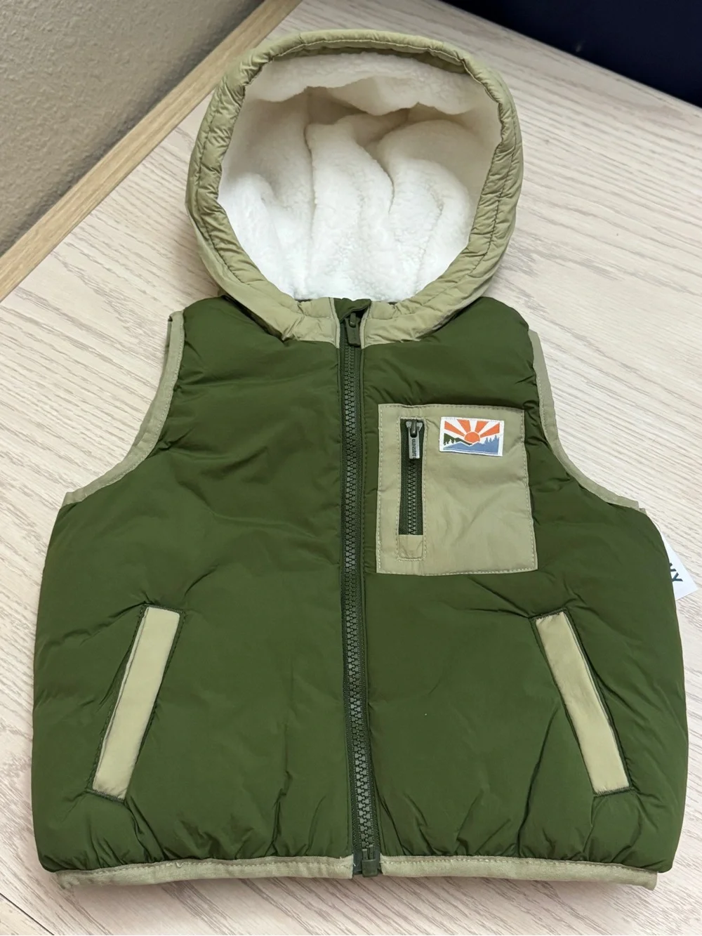 NWT Old Navy Toddler Kids Hooded Puffer Vest Green Sz 2T (33-36
